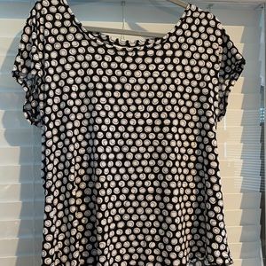 Women’s Chico’s size 2 top black and white